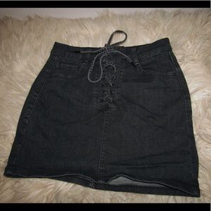 ✨Black denim lace up skirt✨